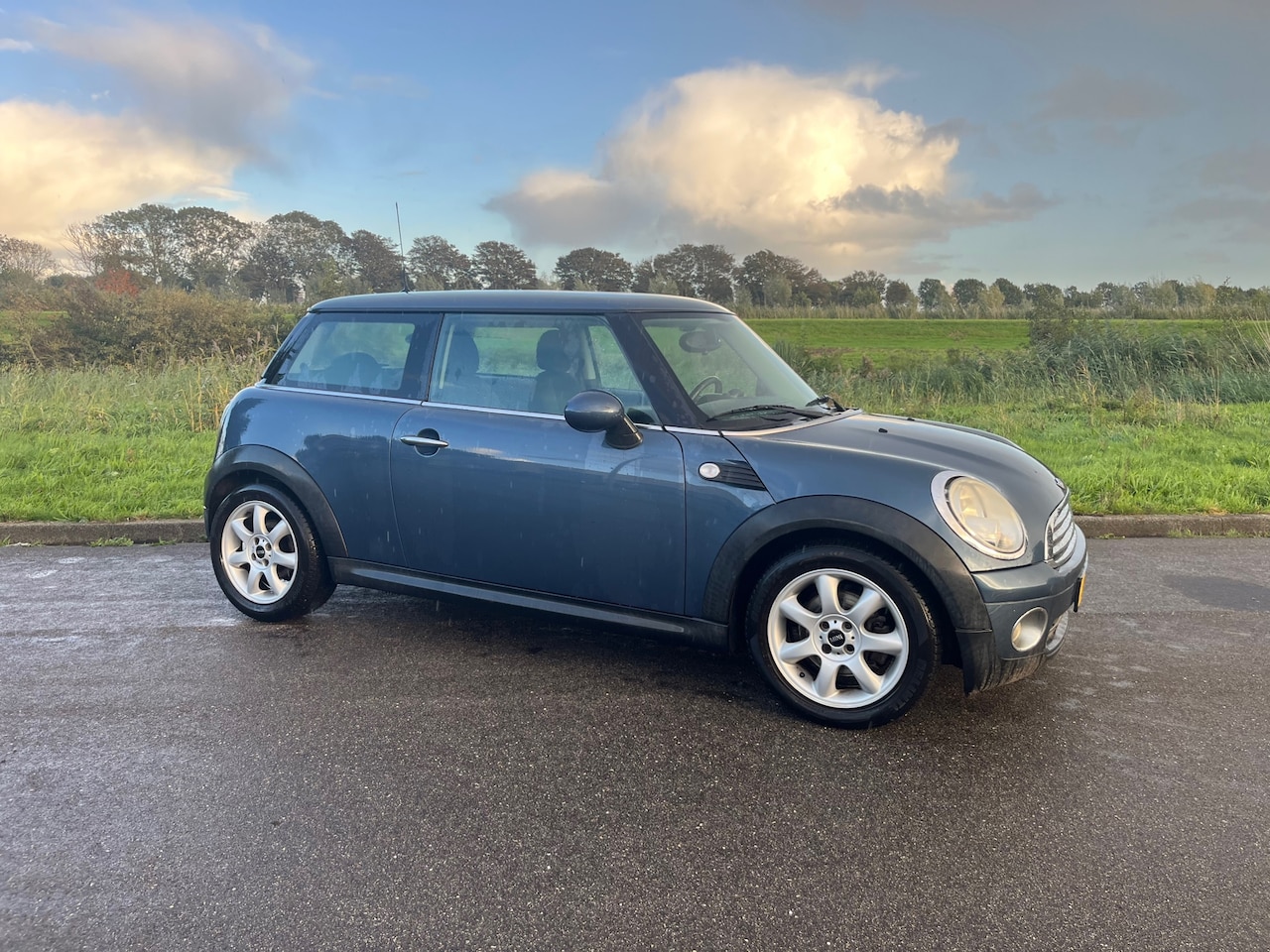 MINI 3-Deurs - 1.4 One Pepper BJ 2009 /*AIRCO /* APK GEKEURD /* ZEER MOOIE GOED ONDERGOUDEN /* - AutoWereld.nl