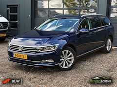 Volkswagen Passat Variant - 1.6 TDI Highline Business R-line led/xenon cam alcantara carplay trekh stoel/stuurverw