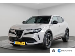 Alfa Romeo Junior - 1.2 Turbo Hybrid Ibrida Speciale | Camera | LED | El. Stoelverstellnig | Navigatie | Clima