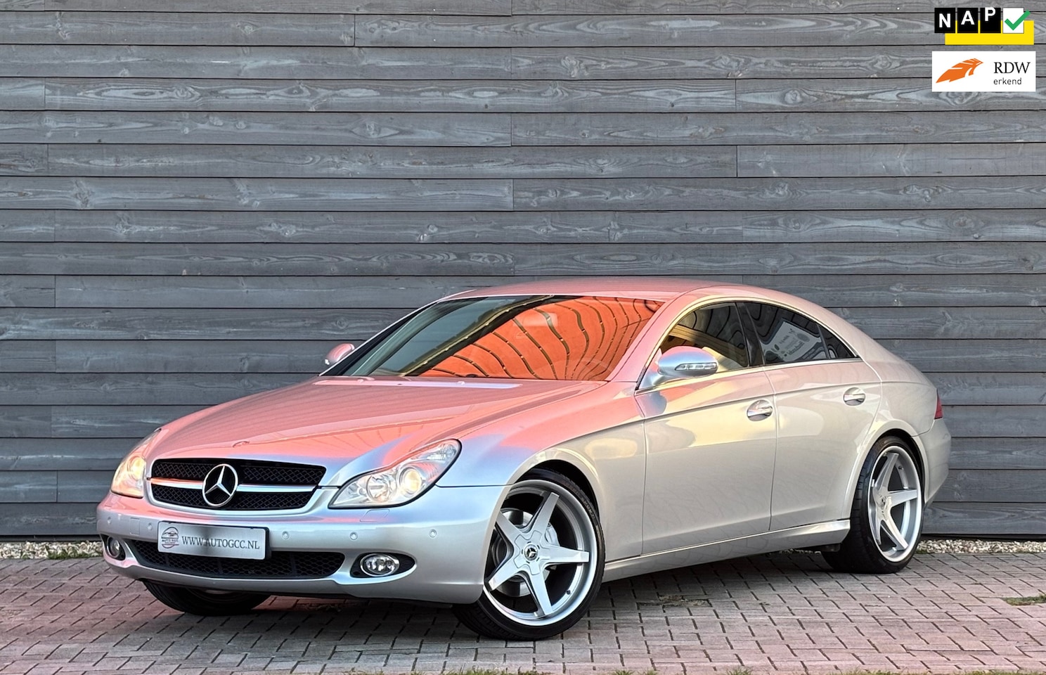 Mercedes-Benz CLS-klasse - 350 V6 AUTOMAAT NAP CARPLAY HARMAN KARDON LEDER MEMORY - AutoWereld.nl