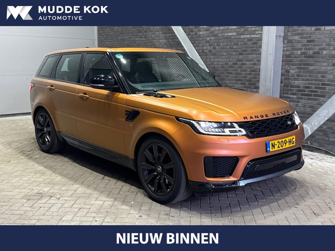 Land Rover Range Rover Sport - 3.0 SDV6 HSE Dynamic | SVO Palette Orange | Luchtvering | Stoelverwarming & Ventilatie - AutoWereld.nl