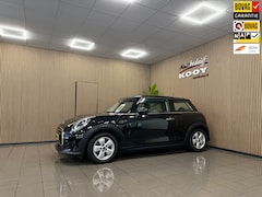 MINI 3-Deurs - 1.5 Cooper Essential * Dealer onderhouden / Carplay / LED / Cruise control / NL Auto