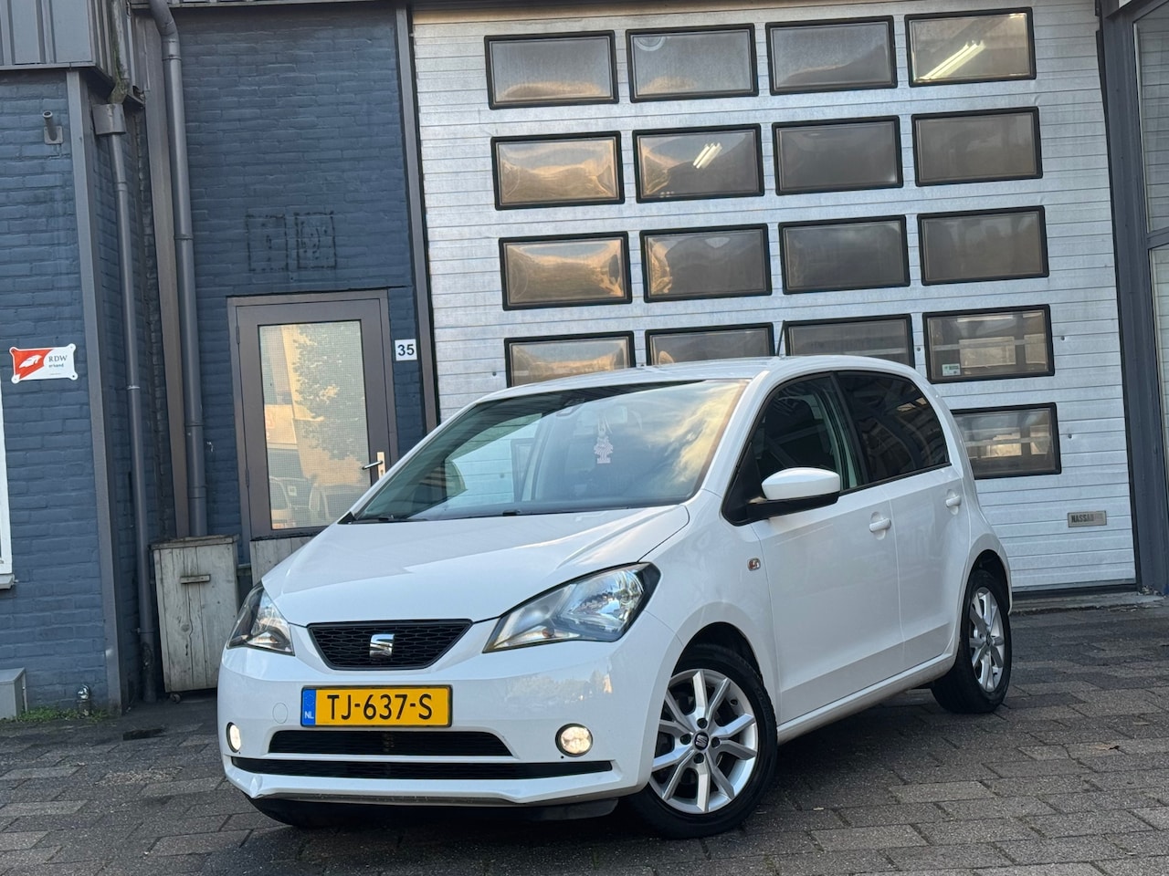 SEAT Mii - 1.0 Sport Intense | Airco | Cruise | PDC | LMV | N.A.P - AutoWereld.nl
