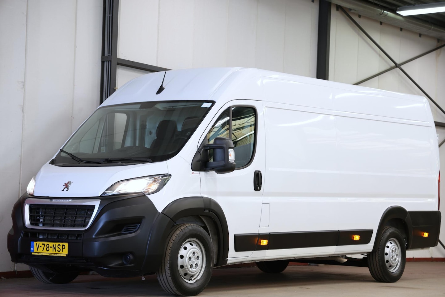Peugeot Boxer - 2.2 BlueHDi 140 L4H2 HEAVY DUTY - AutoWereld.nl