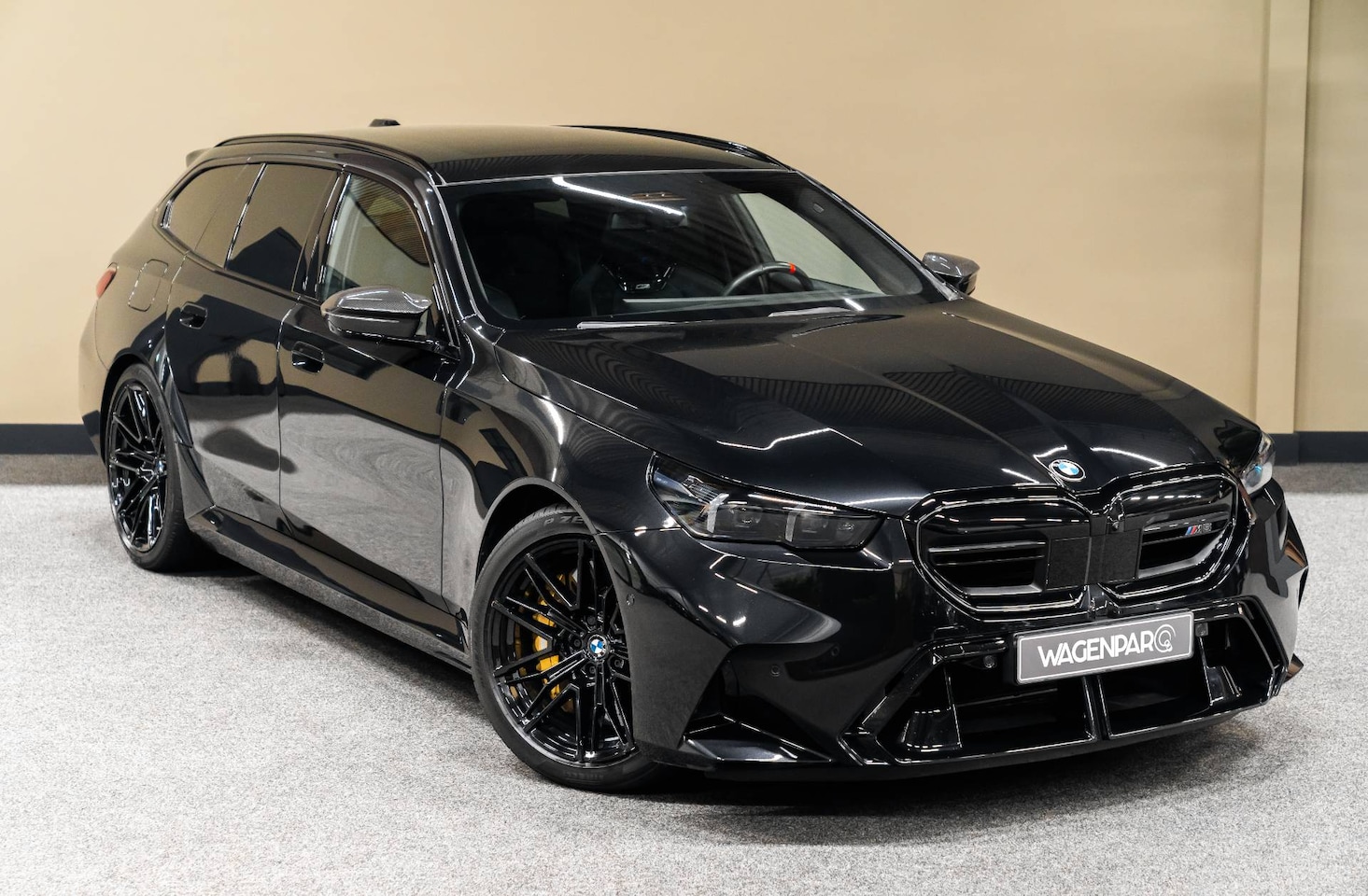 BMW M5 - Touring CERAMIC.M-DRIVE PACK.T.HAAK. B&W AUDIO - AutoWereld.nl