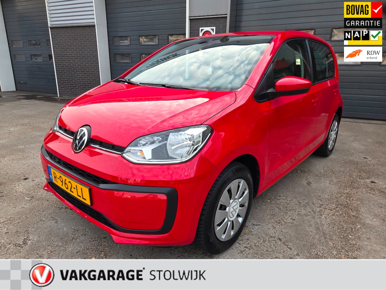 Volkswagen Up! - 1.0. Nette Origineel Ned. Auto, Telefoon voorbereid. All seizoen banden. - AutoWereld.nl