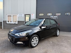 Hyundai i20 - 1.2 LP i-Drive 75PK/Airco/Elekt Ramen/Elekt Spiegels/AUX/ APK 10-2027