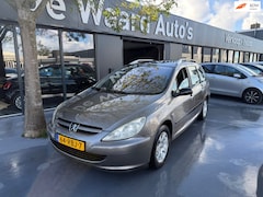 Peugeot 307 SW - 1.6 16V/ airco/ 7 personen/ trekhaak/ nette auto/6 maanden garantie