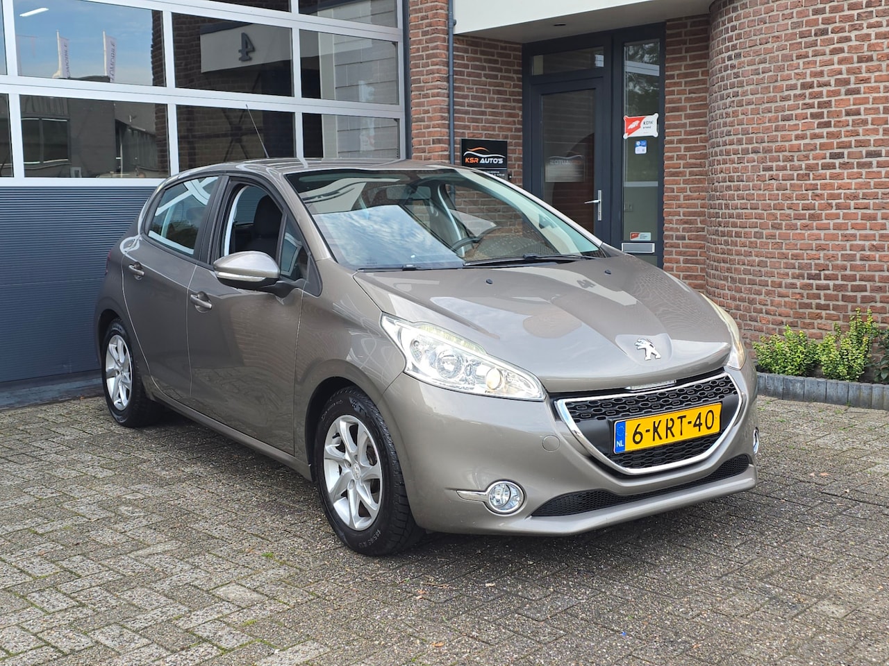 Peugeot 208 - 1.4 VTi Active 5DR|Airco |Apk|Trekhaak - AutoWereld.nl
