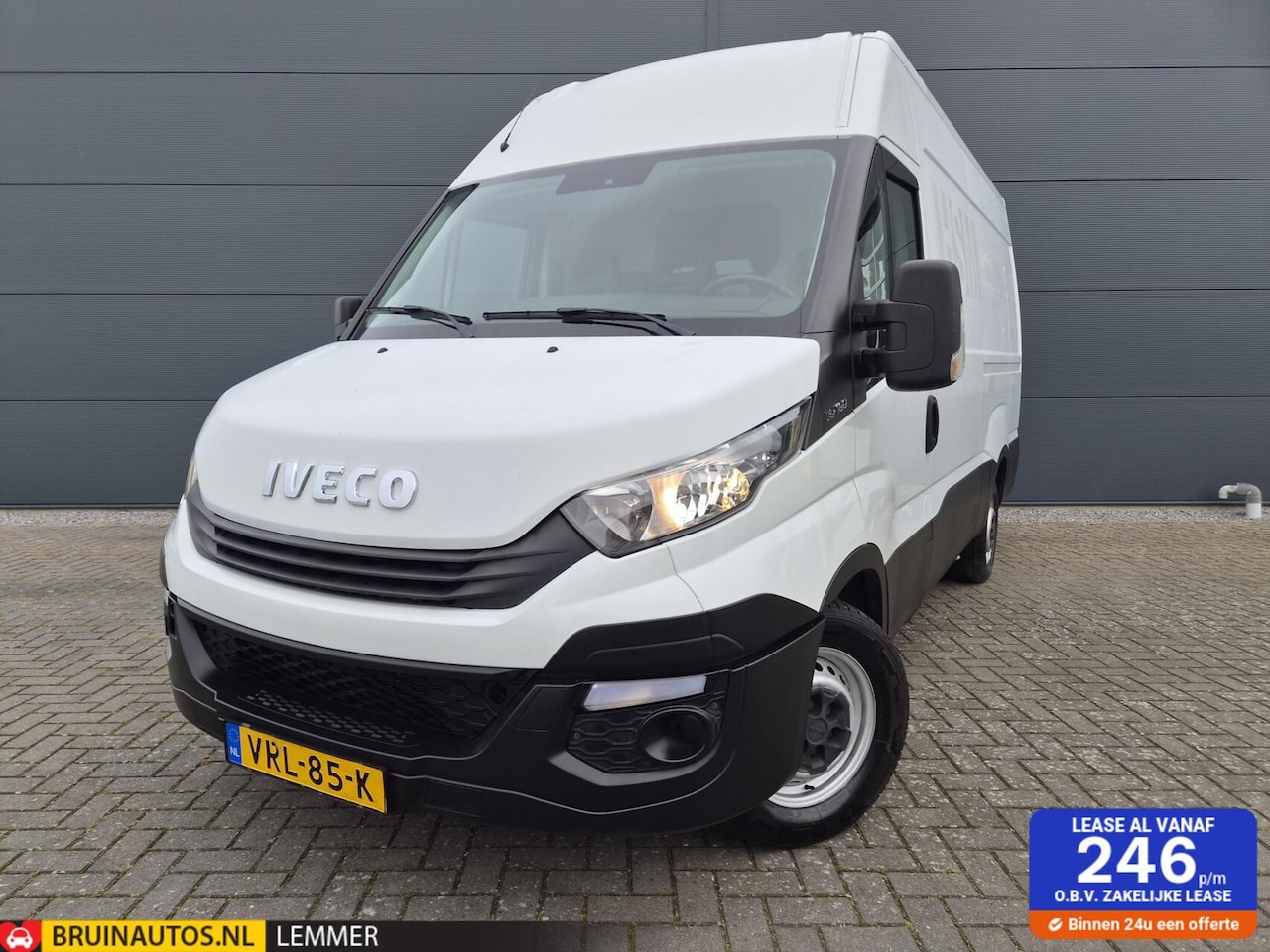 Iveco Daily - 35 S 16 35S16V 2.3 L2H2 Clima 155 PK 3500 kg trekken - AutoWereld.nl