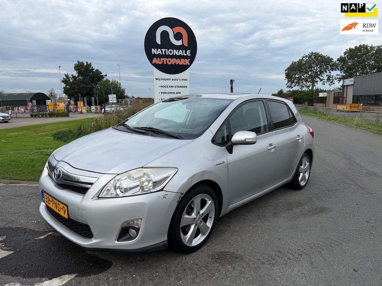 Toyota Auris - | 2011 | 1.8 Full Hybrid Dynamic | Automaat | Export en Handel | NAP | APK - AutoWereld.nl