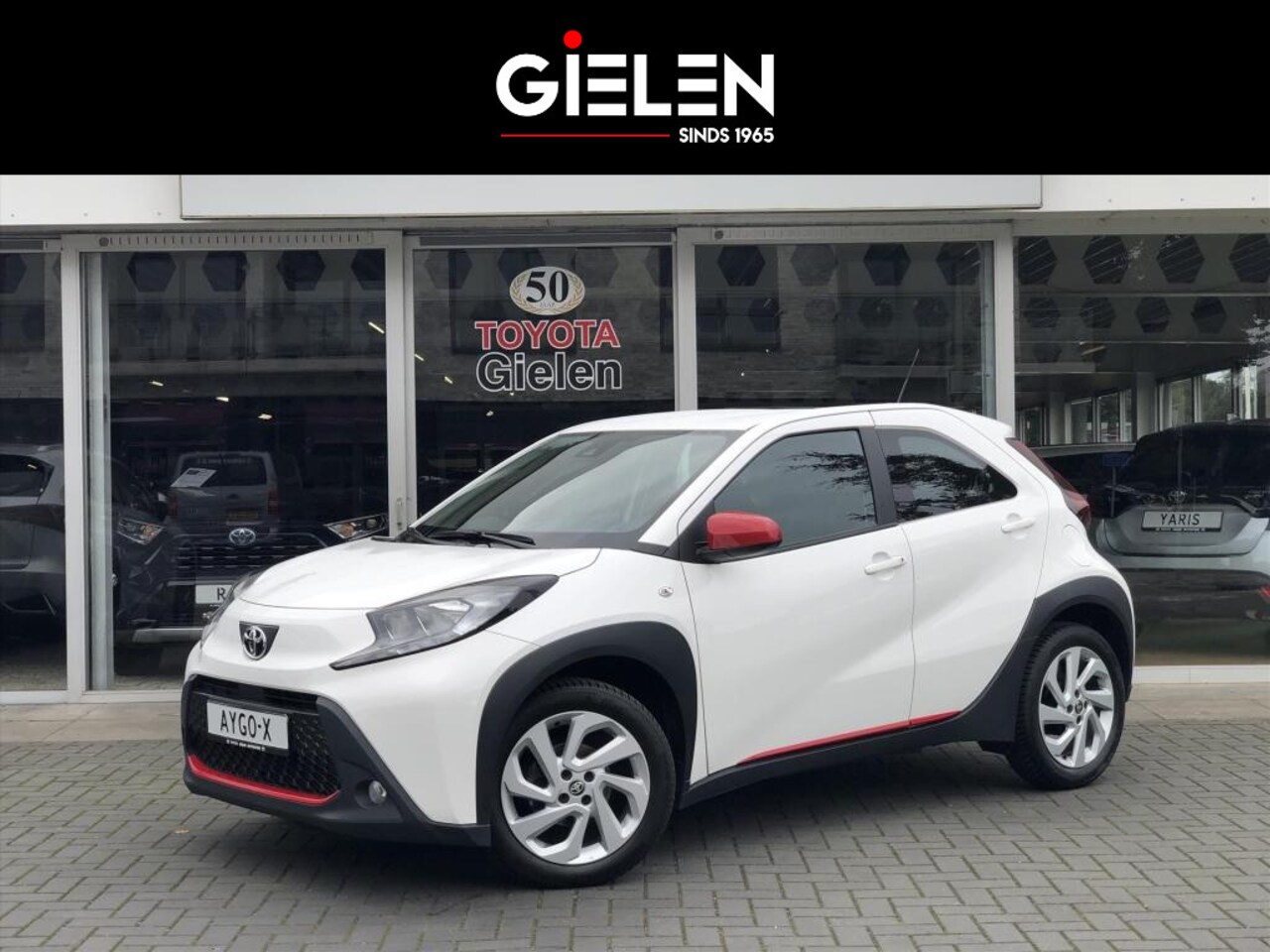 Toyota Aygo X - 1.0 VVT-i First | Apple CarPlay/Android Auto, Lichtmetalen velgen, Licht + Regensensor, Pa - AutoWereld.nl