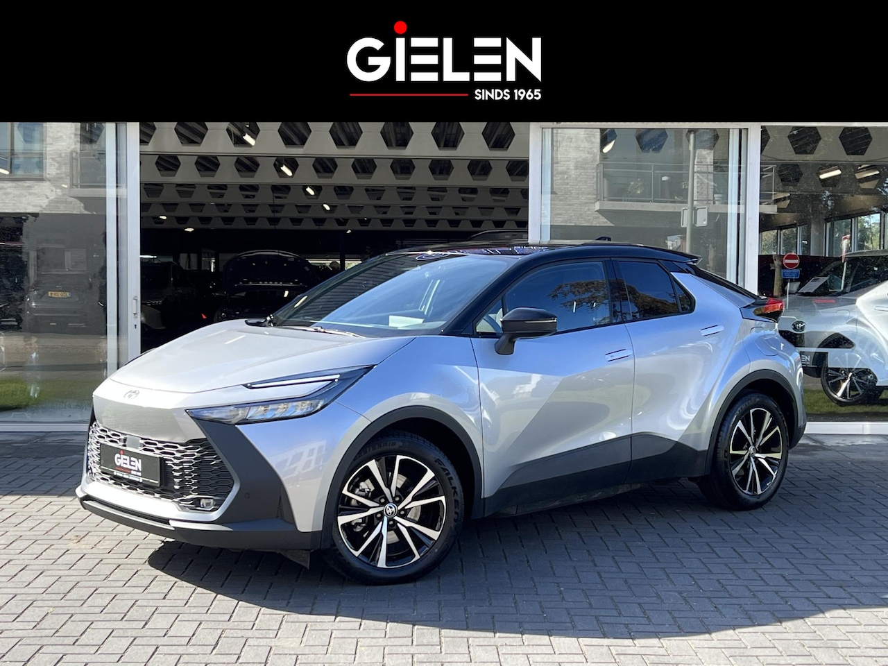 Toyota C-HR - 2.0 High Power PHEV Dynamic | Groot scherm, Stoel + Stuurverwarming, Parkeersensoren, Keyl - AutoWereld.nl