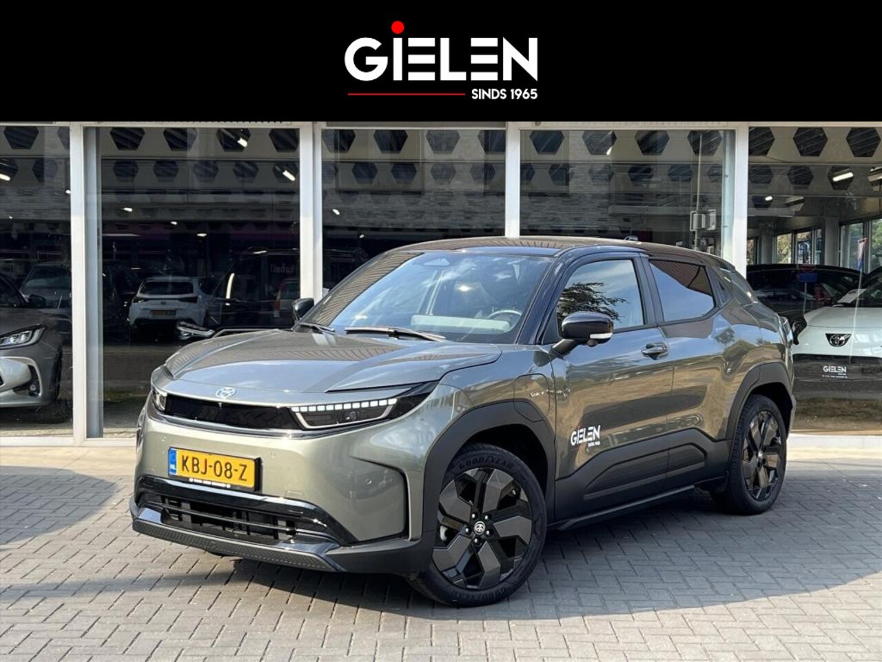 Toyota Urban Cruiser - 61,1 kWh 174pk Executive | JBL, Stoel- Stuurverwarming, 360 graden camera - AutoWereld.nl