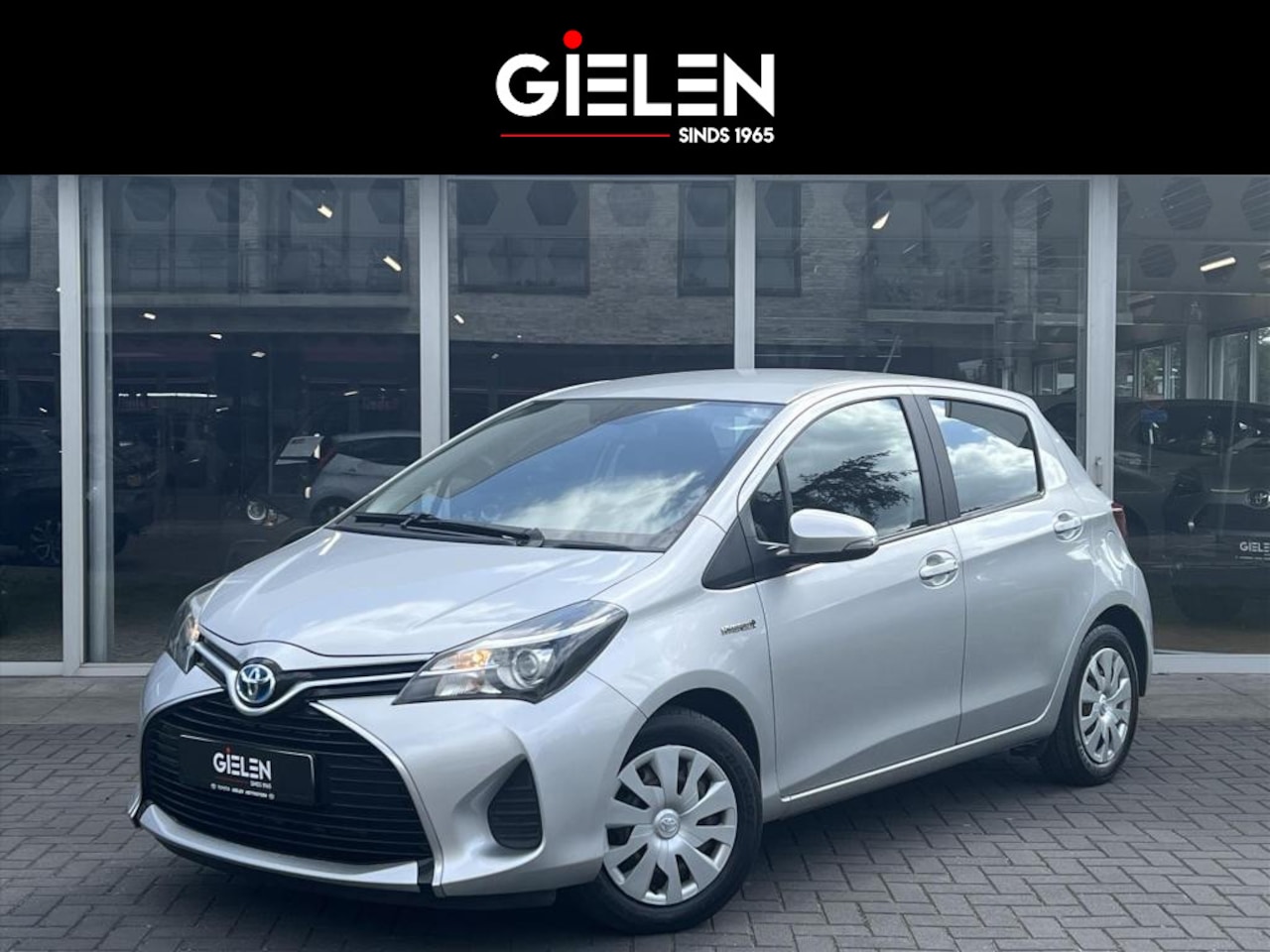 Toyota Yaris - 1.5 Hybrid 100pk Dynamic | Cruise control, Navigatie, Licht + regensensor, Climate control - AutoWereld.nl