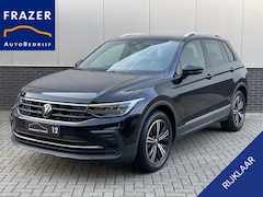 Volkswagen Tiguan - 1.5 TSI Life Business Head-up|Trekhaak|CarPlay