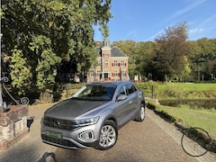 Volkswagen T-Roc - 1.5 TSI Life Business | Camera | IQ Light | Trekhaak | Bliss |