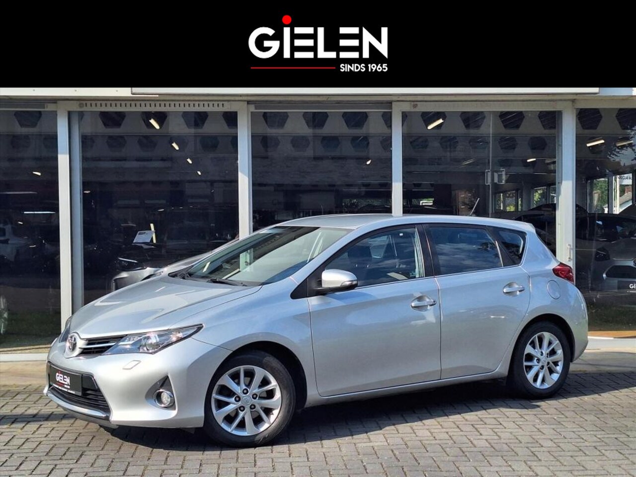 Toyota Auris - 1.6 VVT-i 132pk Aspiration | Trekhaak, Stoelverwarming, Parkeercamera, Bluetooth, Stuurbed - AutoWereld.nl
