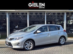 Toyota Auris - 1.6 VVT-i 132pk Aspiration | Trekhaak, Stoelverwarming, Parkeercamera, Bluetooth, Stuurbed