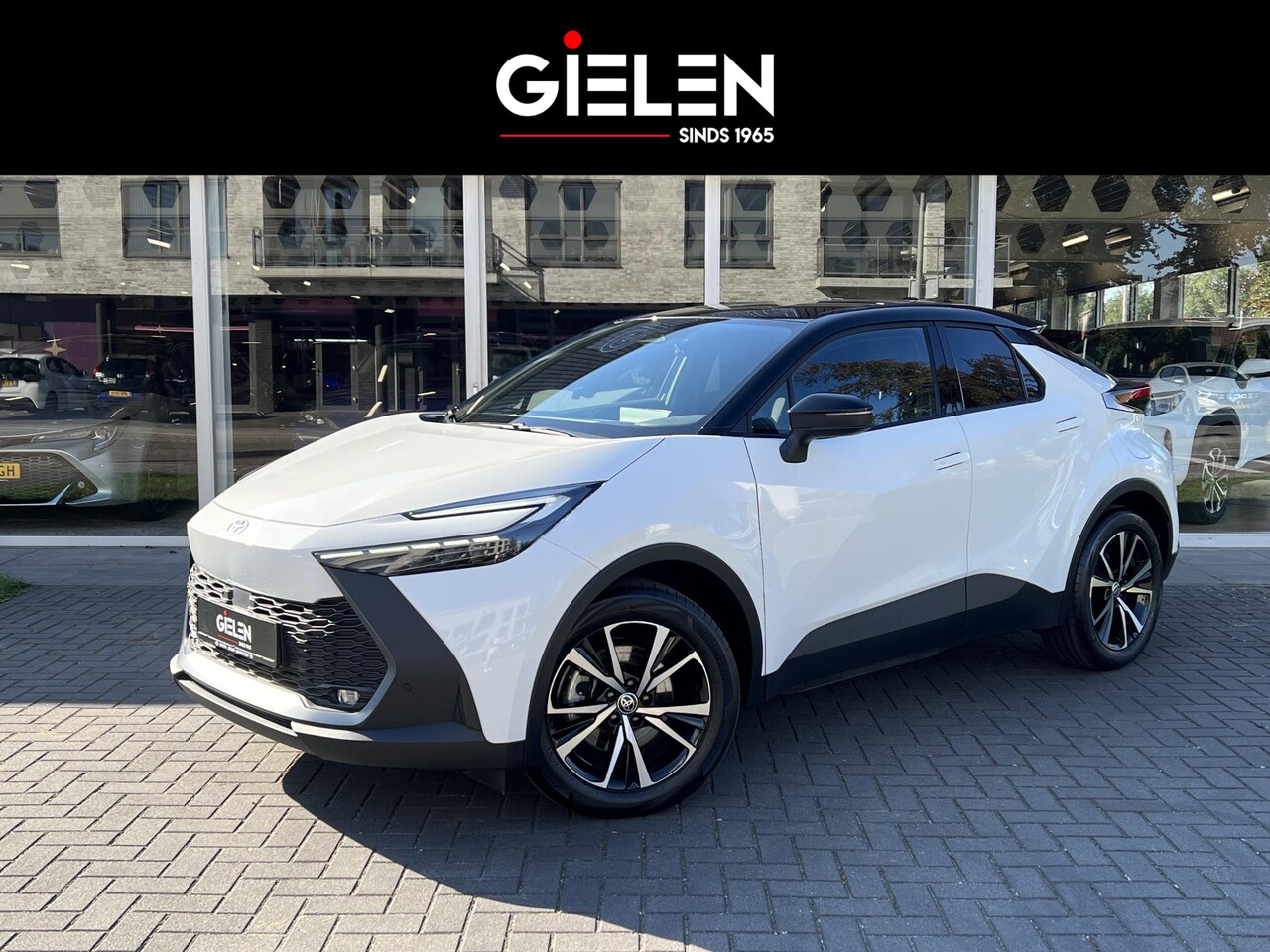Toyota C-HR - 2.0 Plug-in Hybrid 220 Dynamic Plus | Elektrische achterklep, Groot scherm, Stoel + Stuurv - AutoWereld.nl