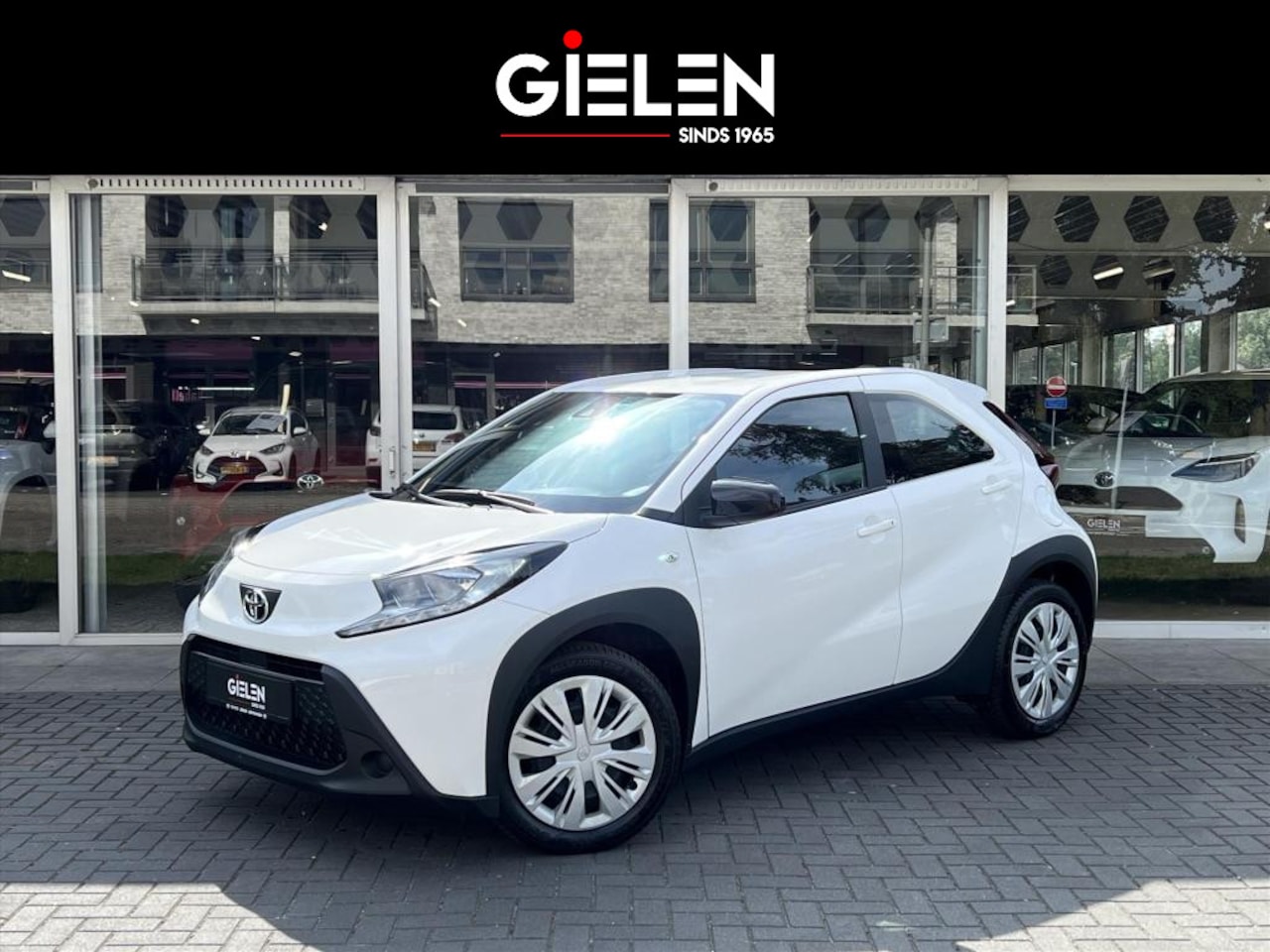 Toyota Aygo X - 1.0 VVT-i S-CVT Automaat Business | Stoelverwarming, Apple CarPlay/Android Auto, Airco, Pa - AutoWereld.nl