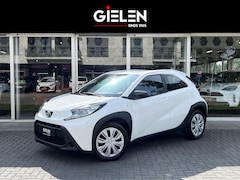Toyota Aygo X - 1.0 VVT-i S-CVT Automaat Business | Stoelverwarming, Apple CarPlay/Android Auto, Airco, Pa