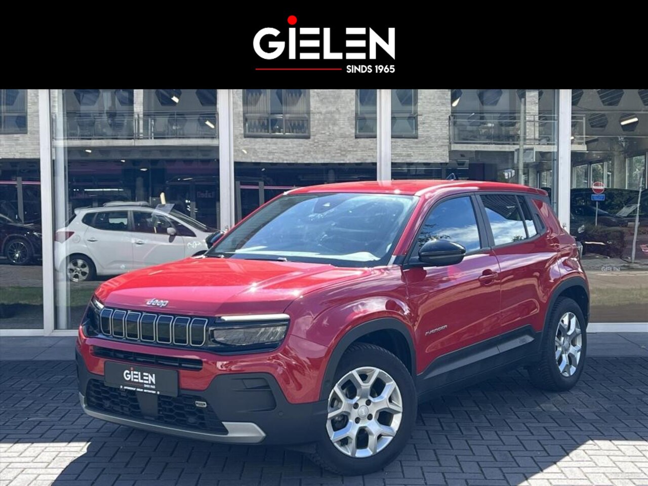 Jeep Avenger - 1.2T 100pk Altitude | JBL, Dodehoekherkenning, Keyless, Startknop, Parkeersensoren, Camera - AutoWereld.nl