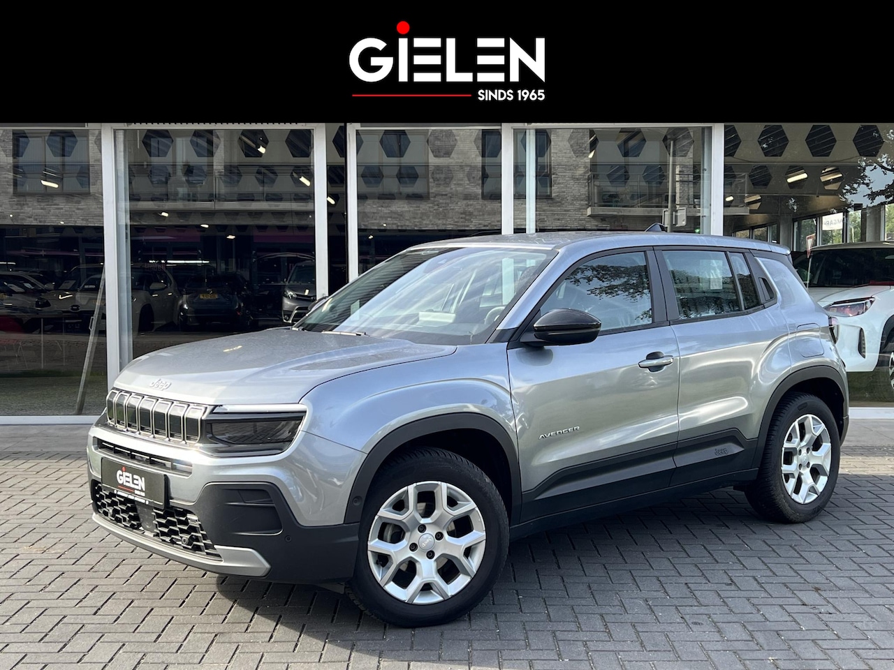 Jeep Avenger - 1.2T 100pk Altitude Keyless, Startknop, Parkeersensoren, Camera, Adaptive cruise control - AutoWereld.nl