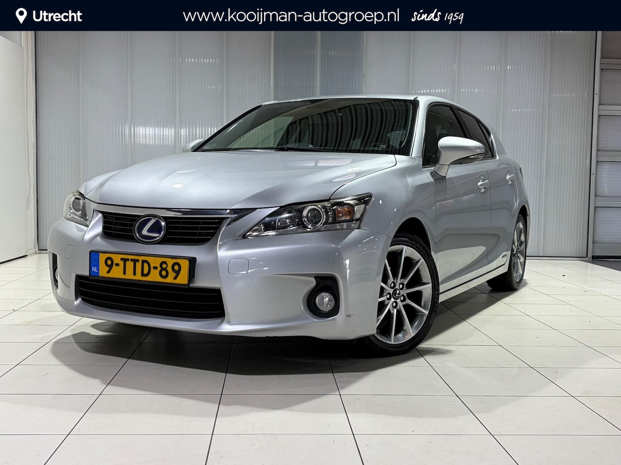 Lexus CT 200h - Business Style Lederen bekleding, Navigatie, 17'' Lichtmetalen velgen, Camera achter, Crui - AutoWereld.nl