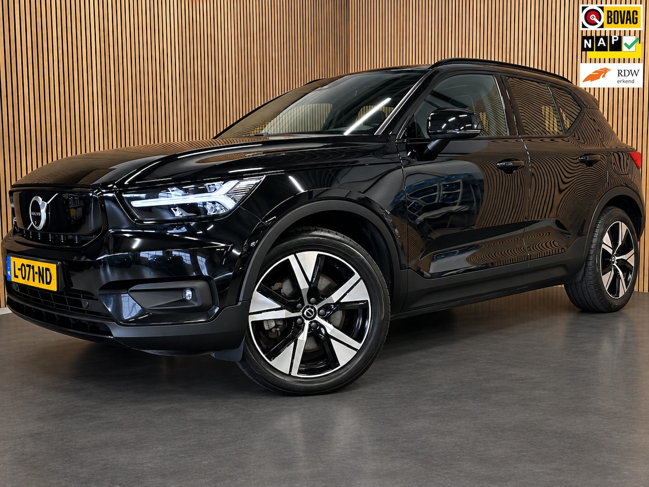 Volvo XC40 - Recharge P8 AWD R-Design|90%SOH|ACC|PANO|360+V+A-CAMERA|CARPLAY|ANDROID|STOEL+STUURVERW|EL - AutoWereld.nl
