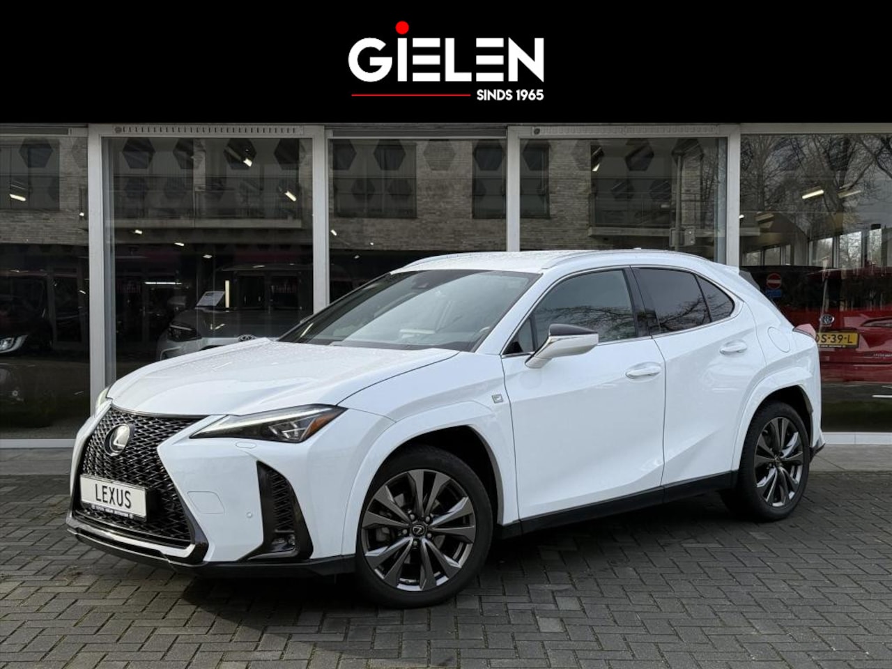 Lexus UX - 250h F Sport Line | Facelift, Head up display, Blind Spot, 18 inch, Parkeersensoren, Stoel - AutoWereld.nl