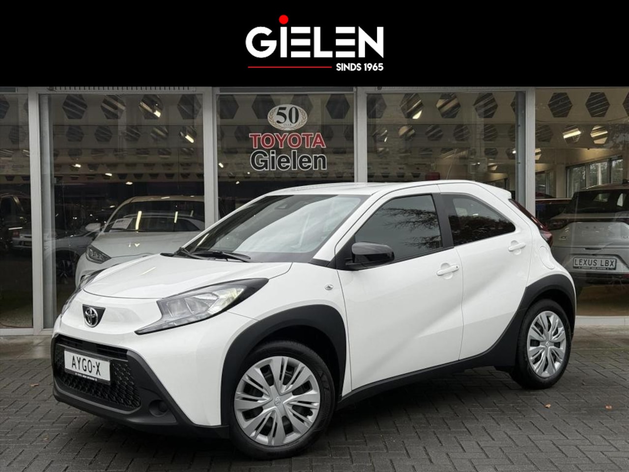 Toyota Aygo X - 1.0 VVT-i MT Play | Apple CarPlay/Android auto, Parkeercamera, Adaptive cruise control, We - AutoWereld.nl