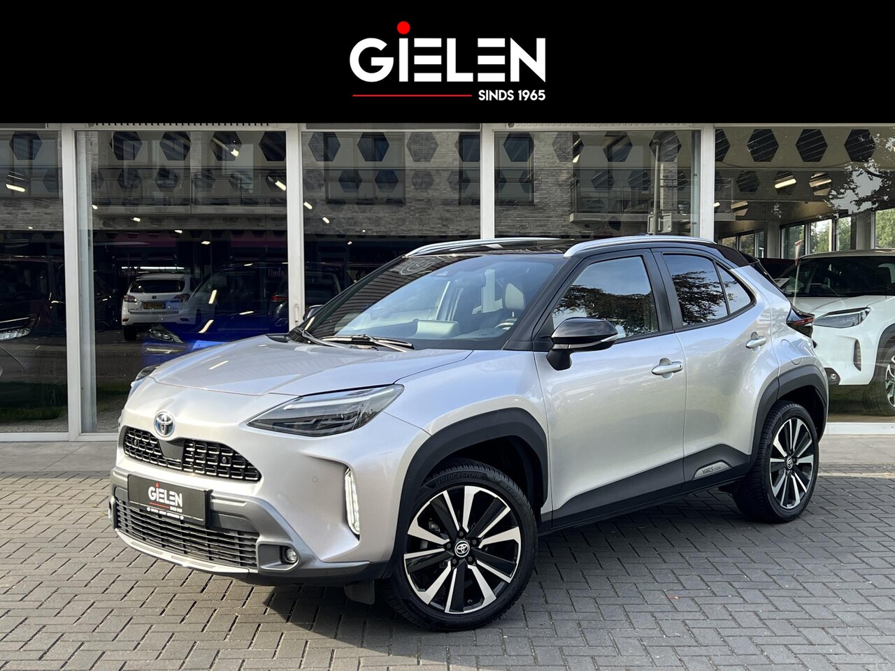 Toyota Yaris Cross - 1.5 Hybrid Adventure AWD | Uniek 4X4, Head up display, Leer, Stoel + Stuurverwarming, 18 i - AutoWereld.nl