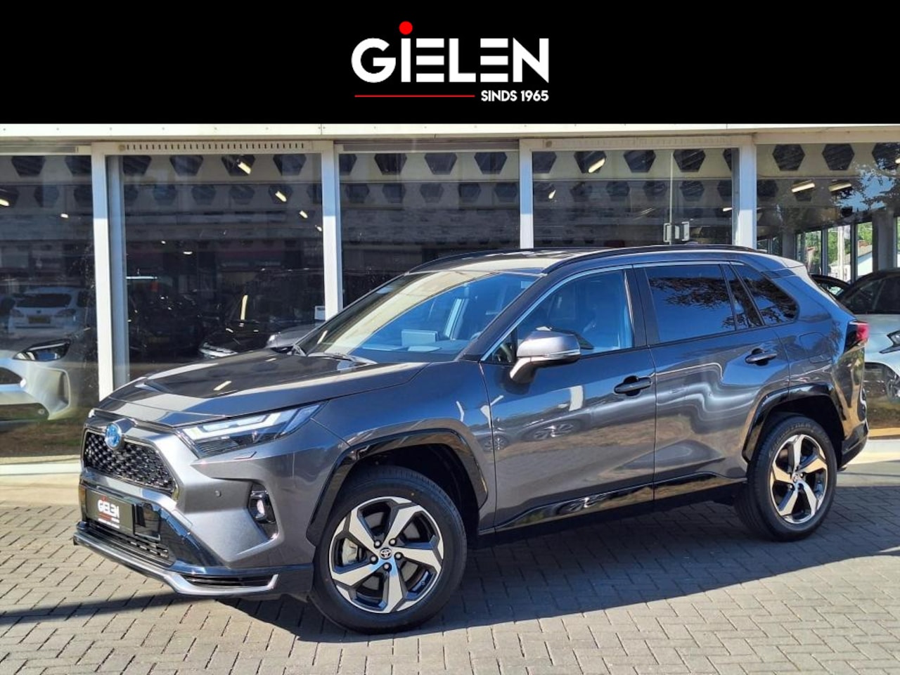 Toyota RAV4 - Plug-in Hybrid 300 AWD Style | Head up display, December 2025, Dodehoekherkenning, Parkeer - AutoWereld.nl