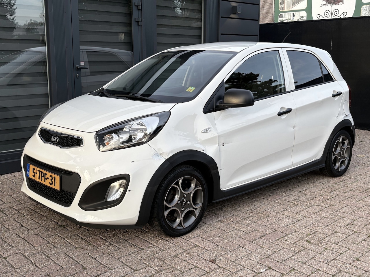 Kia Picanto - 1.0 CVVT ISG R-Cross 5-DRS | AIRCO BODYKIT LM-VELGEN | NAP 2014 | RIJDBARE SCHADE - AutoWereld.nl