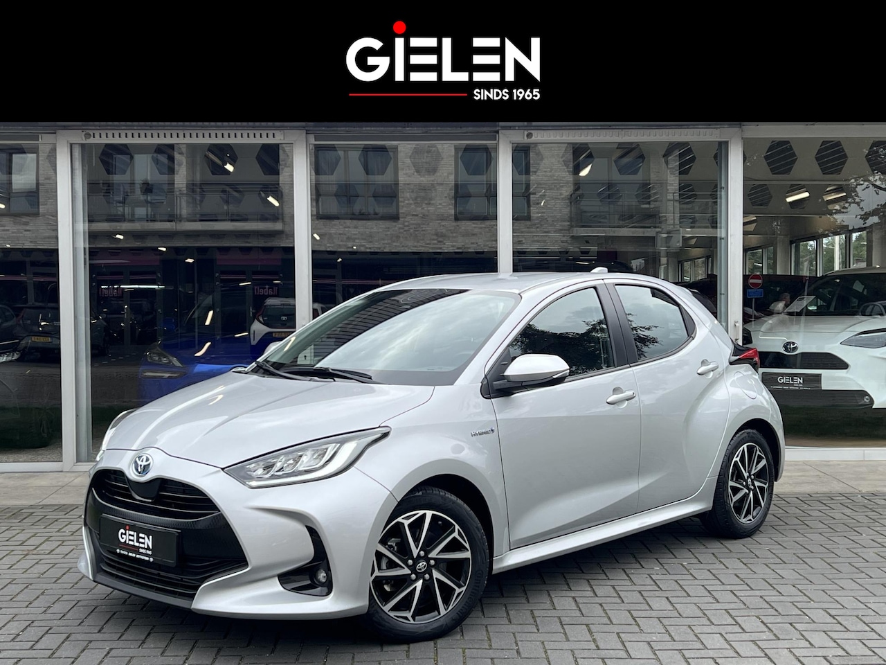 Toyota Yaris - 1.5 Hybrid Dynamic | Apple CarPlay/Android auto, Lichtmetalen velgen, Parkeercamera, Adapt - AutoWereld.nl