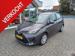 Toyota Yaris - 1.3 VVT-i Aspiration Achteruitrij camera, nieuwe All Season banden