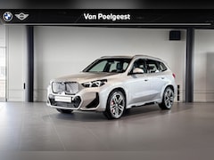 BMW iX1 - eDrive20 M Sport Edition | Comfort Access | Stoelverwarming | Achteruitrijcamera | Trekhaa