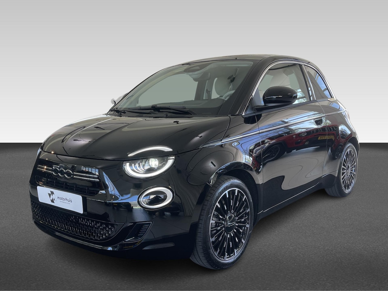Fiat 500 - 1.0 Hybrid La Prima | 10,25" touchscreen radio met Bluetooth, DAB & USB | 17” lichtmetalen - AutoWereld.nl