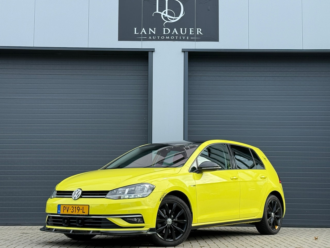 Volkswagen Golf - 2.0 TDI Highline / AUTOMAAT / NAP / 1e Eig. - AutoWereld.nl