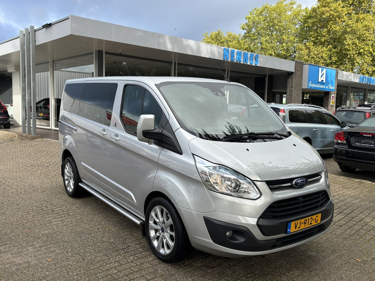Ford Transit Custom - 270 2.2 TDCI L1H1 Limited DC Champions League Leder - AutoWereld.nl
