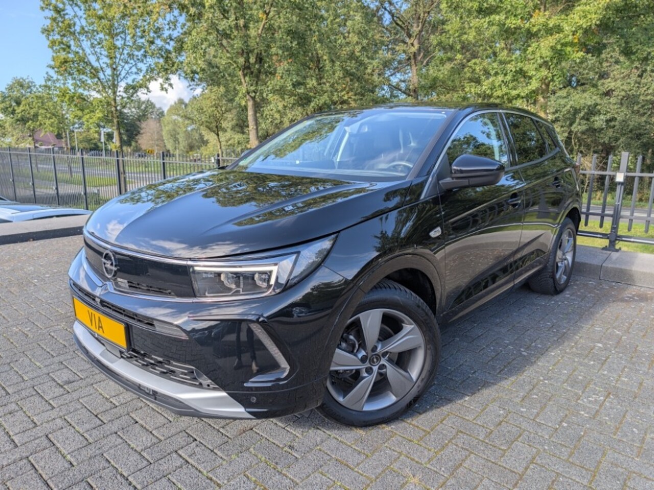 Opel Grandland X - Elegance 1.2 Turbo 130PK | Trekhaak | Navi | Stoel- stuurverw. | Voorruitverw. | Cruise | - AutoWereld.nl