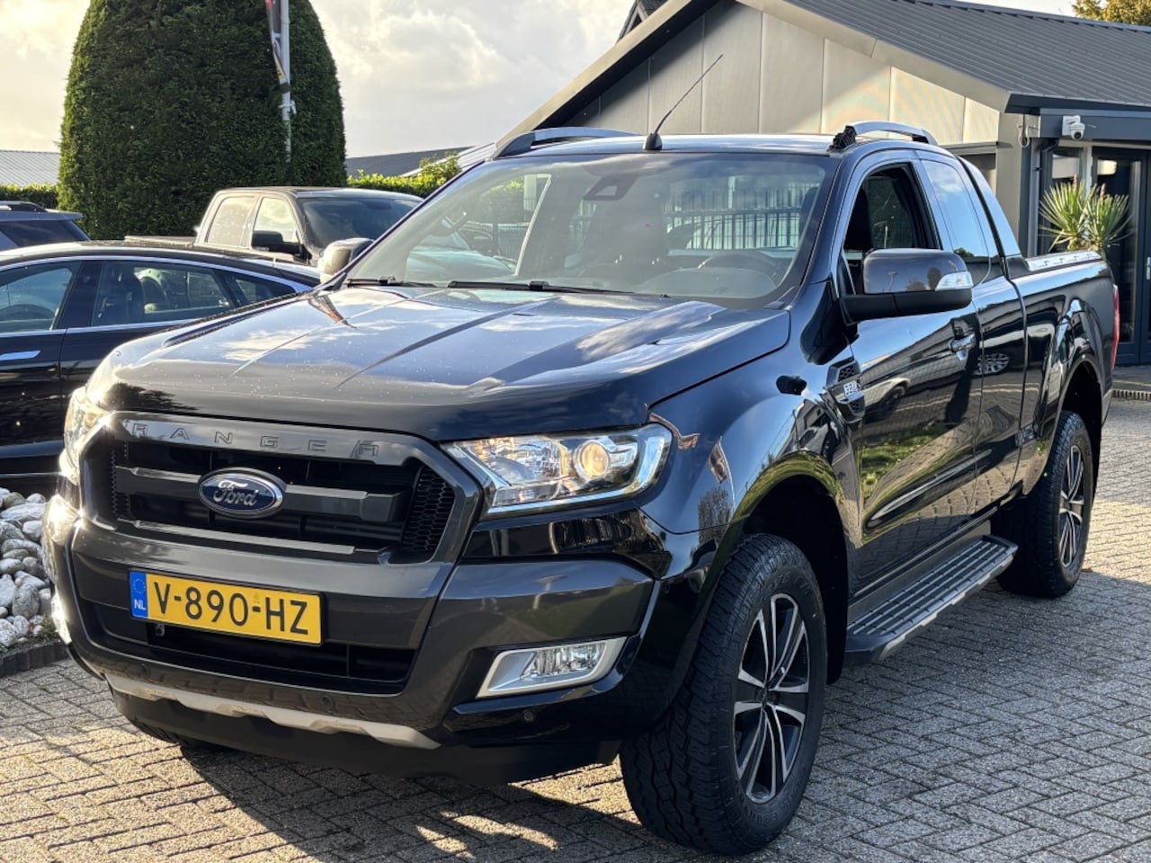 Ford Ranger - 3.2 TDCI 200PK Wildtrak 2017 4X4 Zwart Pick-up - AutoWereld.nl