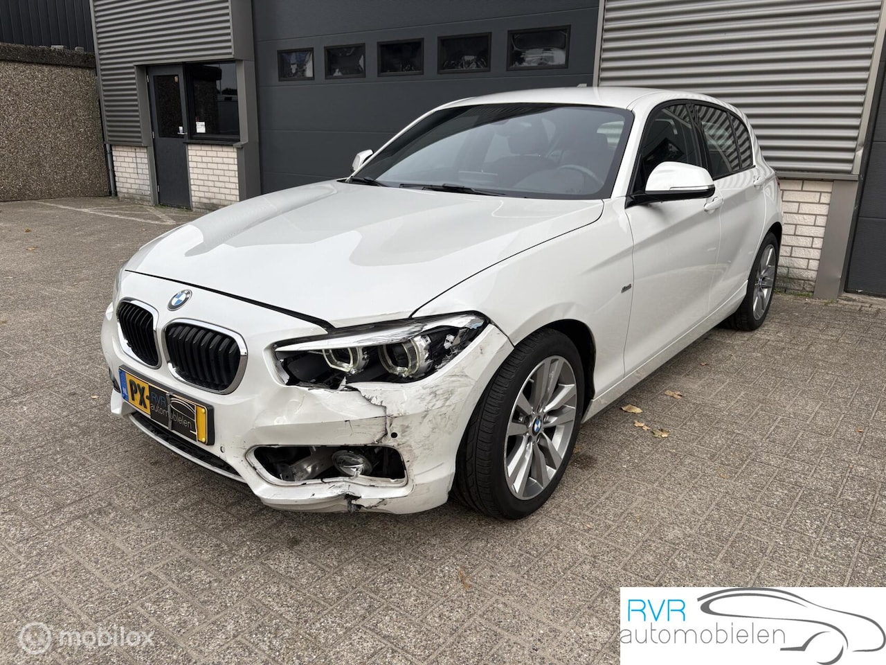 BMW 1-serie - 118i Sport Line AUTOMAAT/LEER/SCHADE - AutoWereld.nl