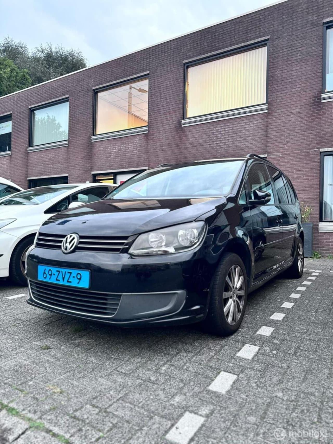 Volkswagen Touran - 1.6 TDI Taxi auto Automaat defect - AutoWereld.nl