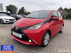 Toyota Aygo - 1.0 VVT-i x-play camera navi cruise co