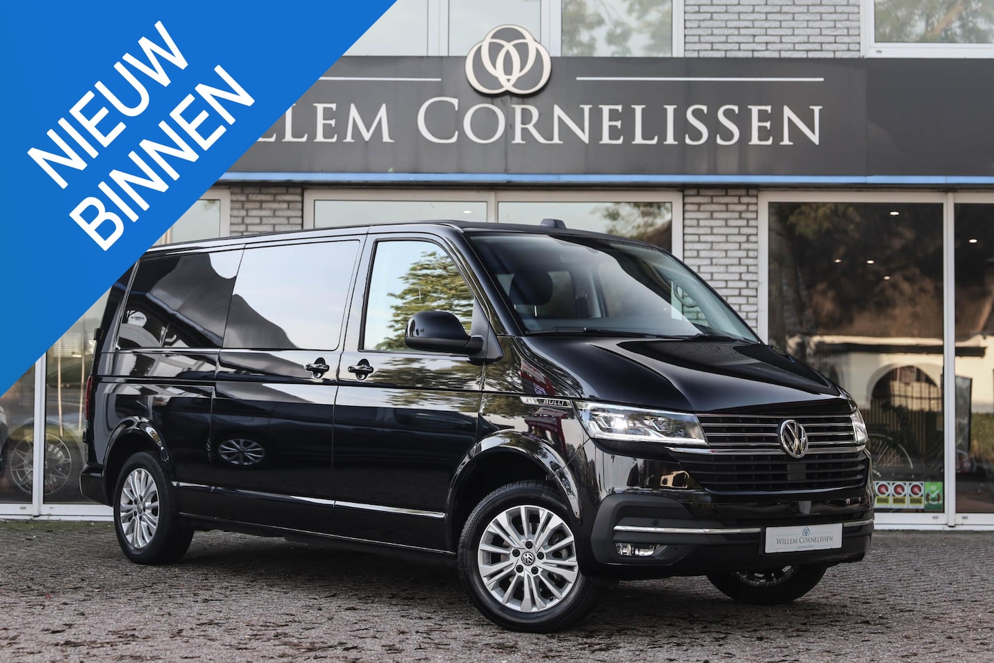 Volkswagen Transporter - 2.0 TDI L2H1 28 Bulli Automaat Camera Led Apple Ca - AutoWereld.nl