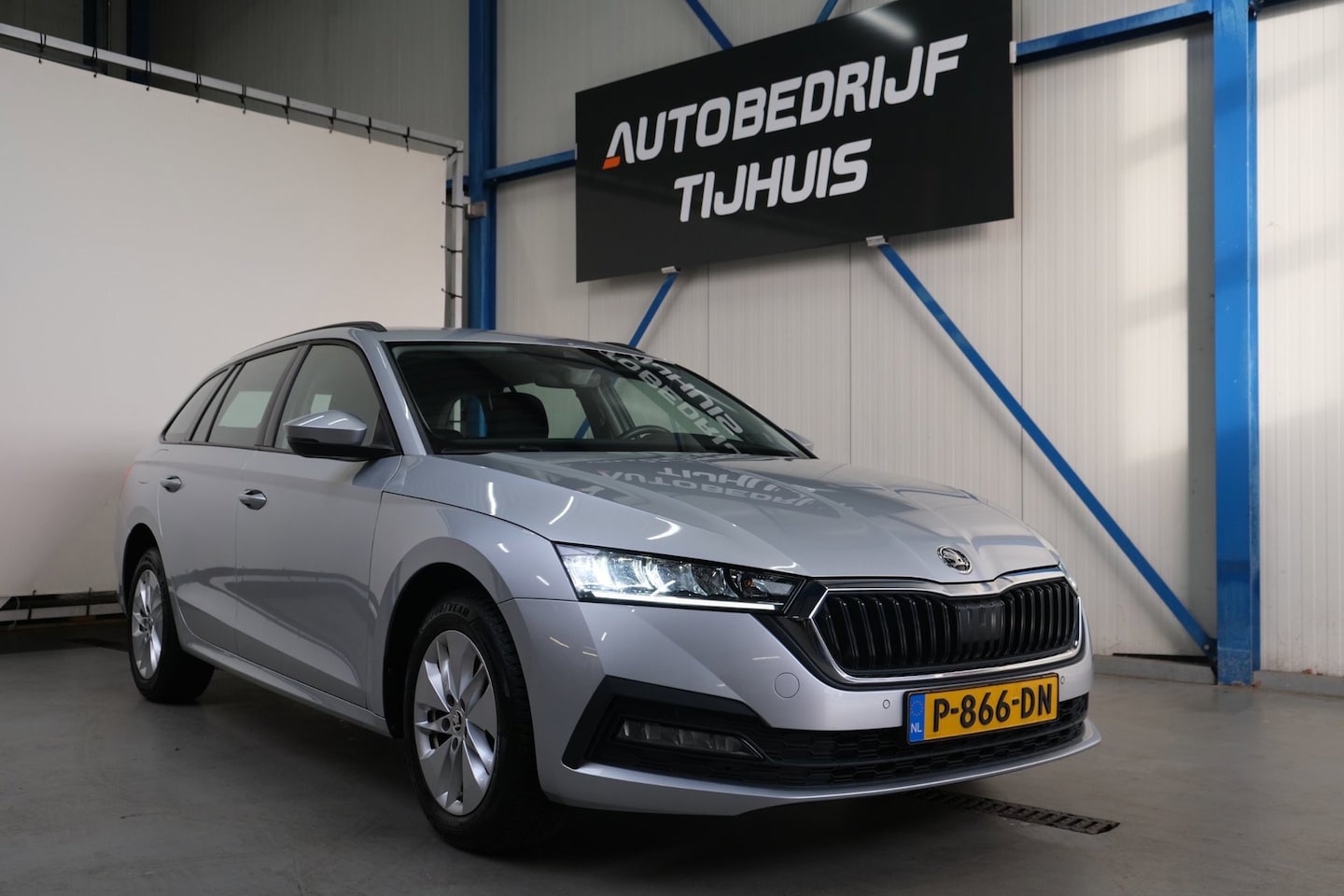 Skoda Octavia Combi - 1.5 e-TSI Business Edition Automaat - Airco, Cruise, Navi, PDC, Carplay, Virtueel display, - AutoWereld.nl
