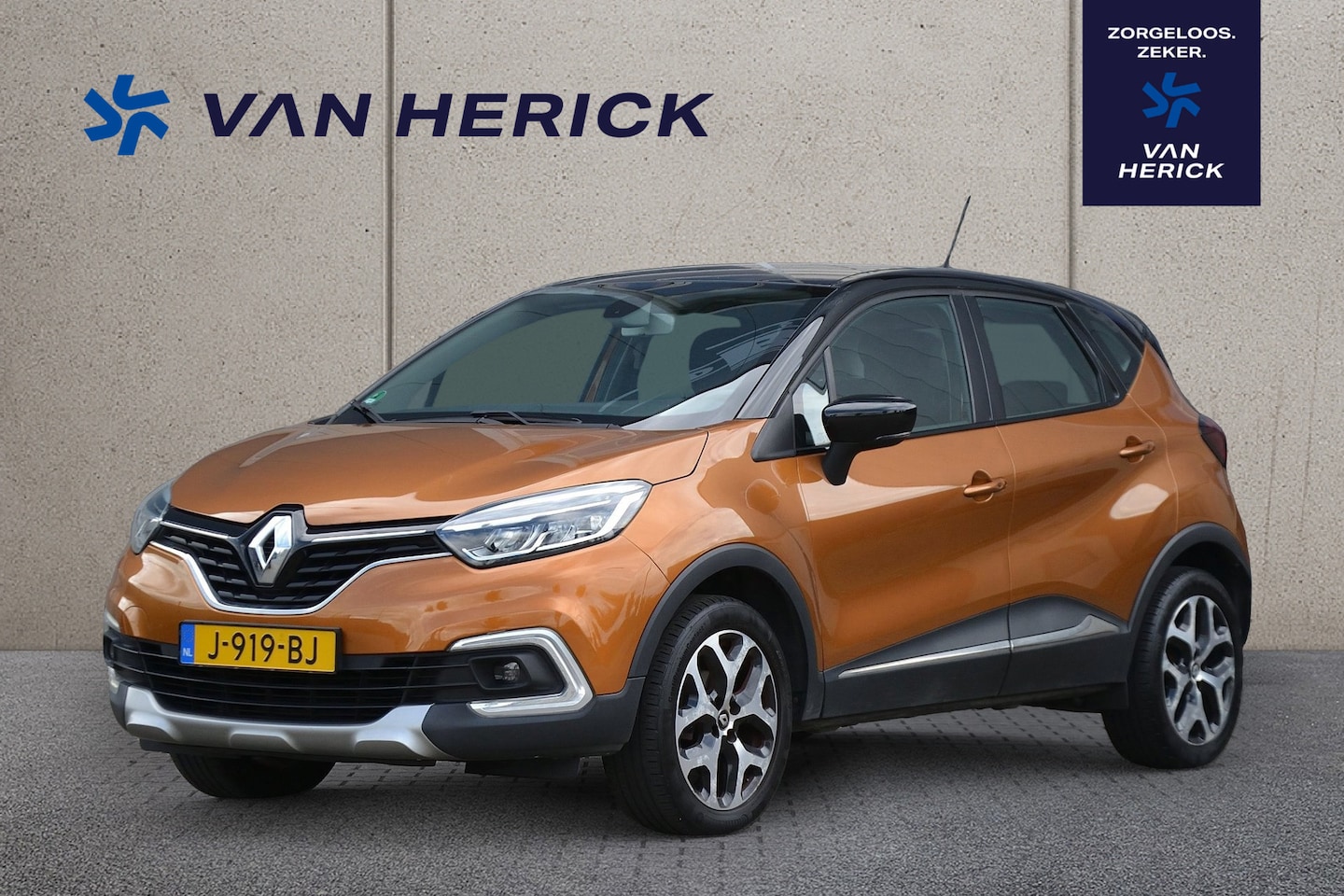 Renault Captur - 0.9 TCe Intens | Navigatie | Cruise Control | Trekhaak - AutoWereld.nl