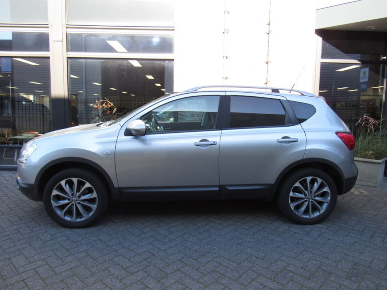 Nissan Qashqai - 1.6 2WD Connect Edition - AutoWereld.nl